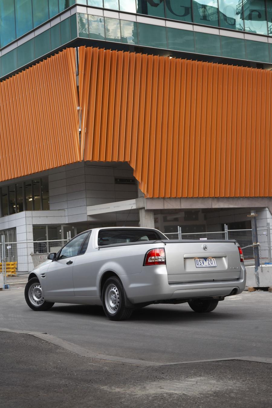  Holden Commodore VE Omega Ute 2007 года  (фото 8 из 23)